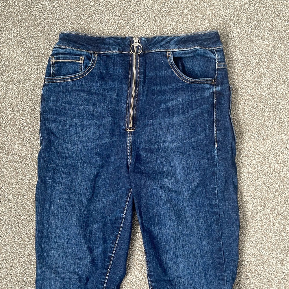 Dark wash skinny jeans